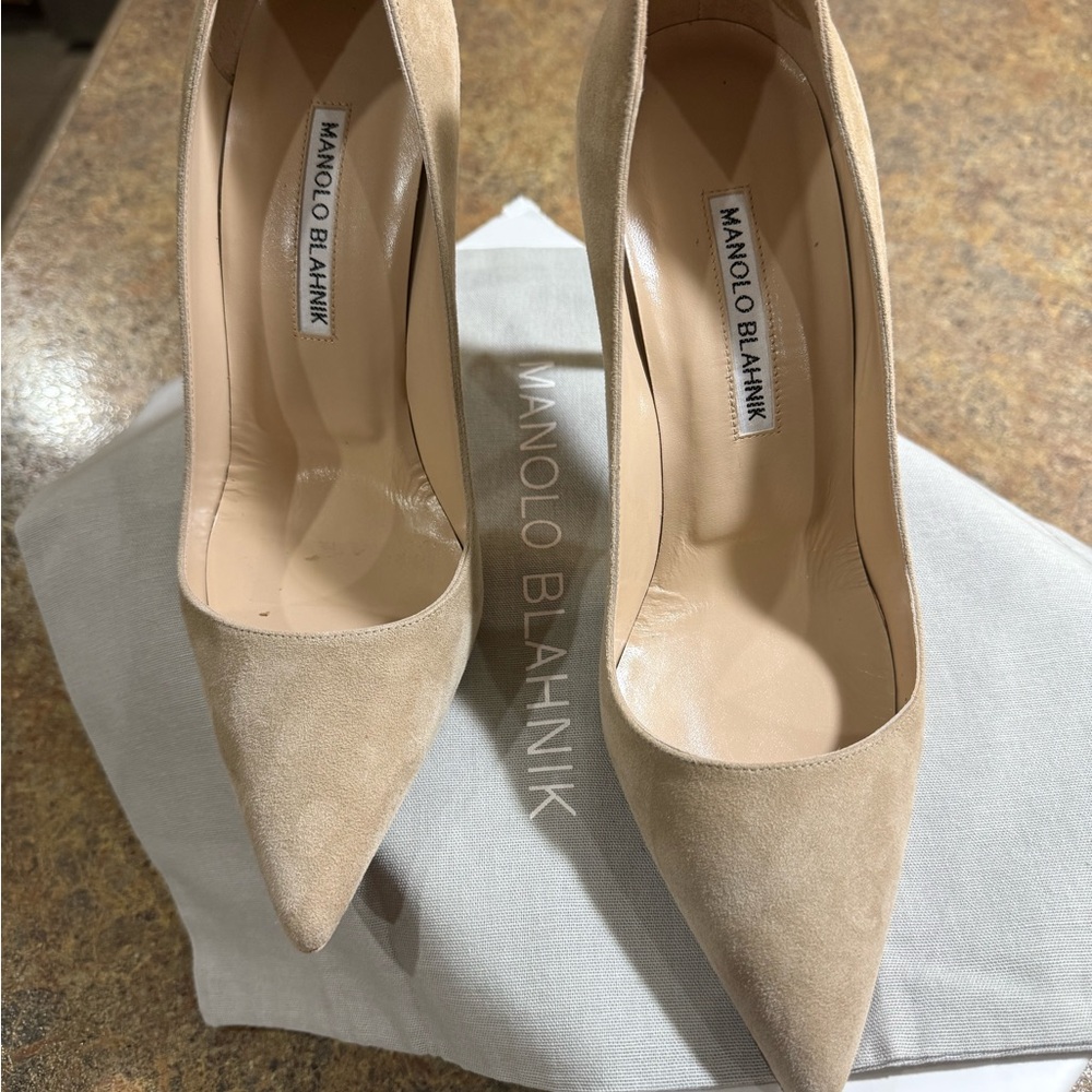 Manolo Blahnik Beige Suede Heels - Picture 2 of 4